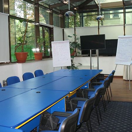 Marshal Hotel Bukarest Kültér fotó
