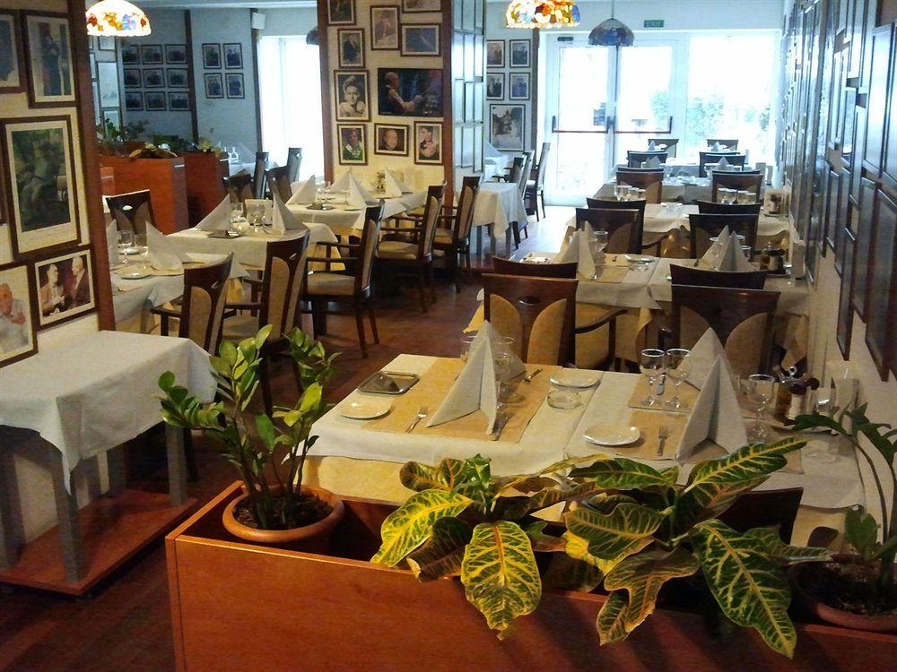 Marshal Hotel Bukarest Kültér fotó