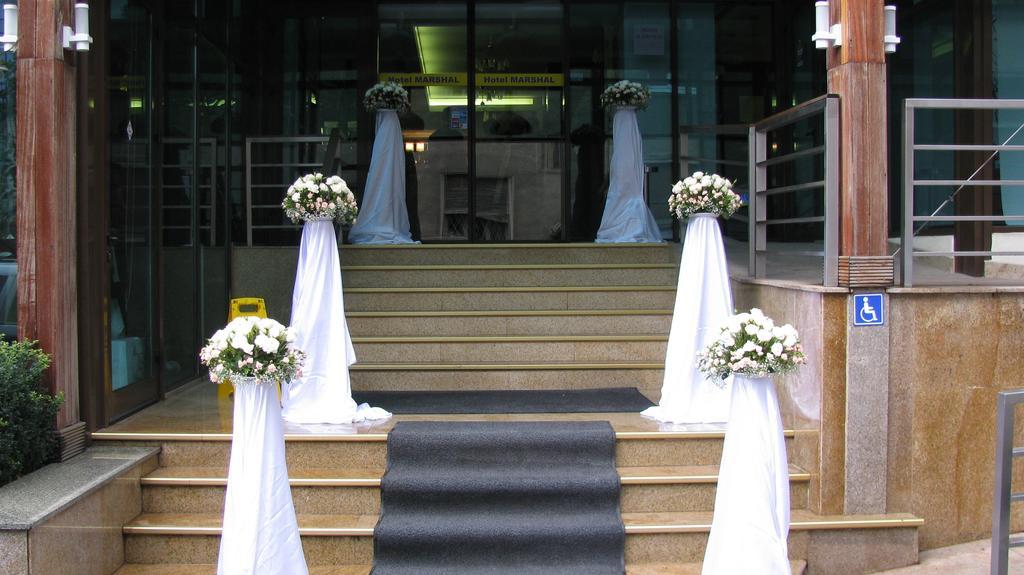 Marshal Hotel Bukarest Kültér fotó
