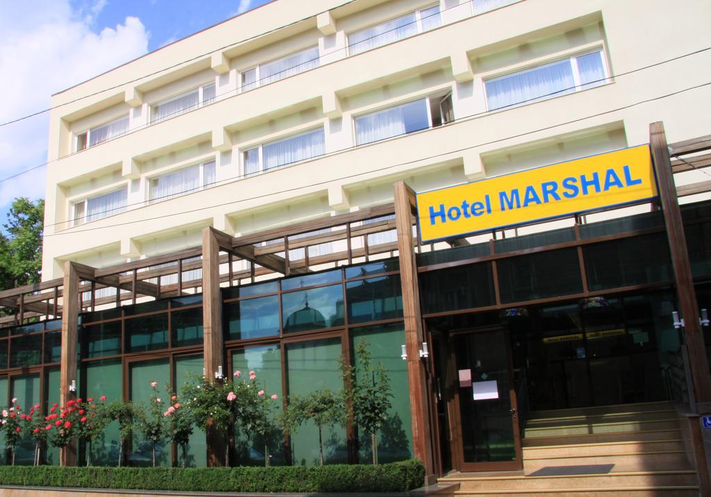 Marshal Hotel Bukarest Kültér fotó