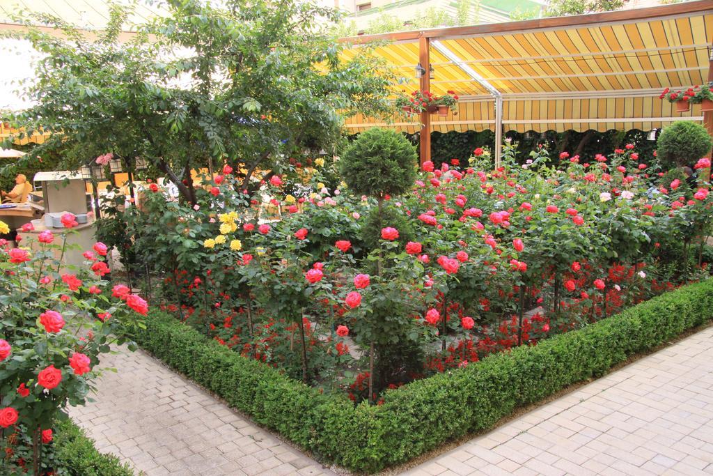 Marshal Hotel Bukarest Kültér fotó