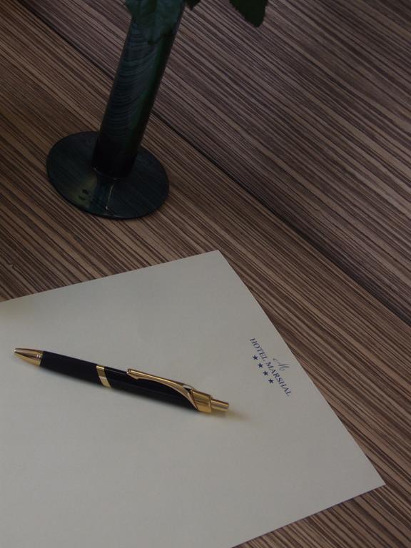 Marshal Hotel Bukarest Kültér fotó